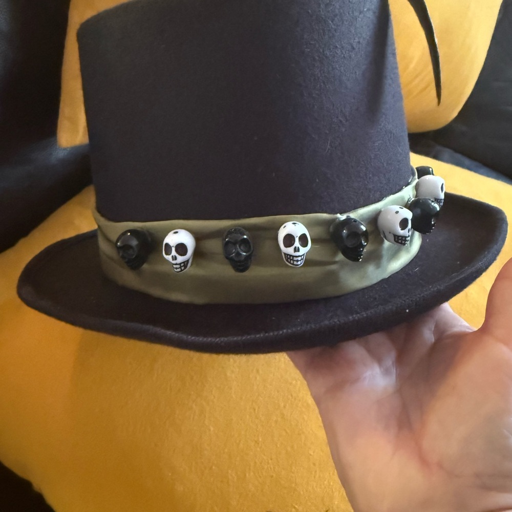Black Felt Feathered Top Hat Halloween Skull Accents for Cosplay - Picture 2 of 11